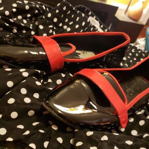 Shoes - Picture 2 of 3